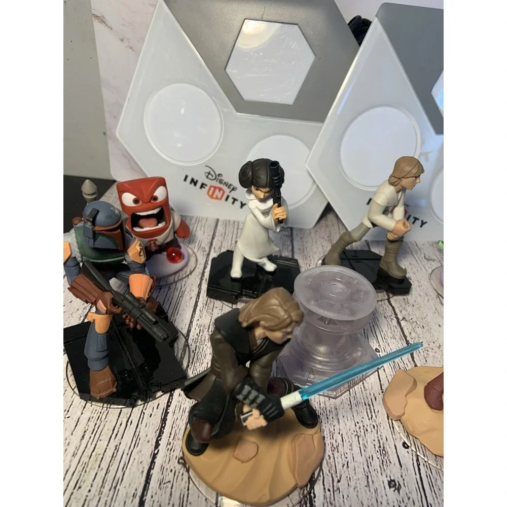 Disney Infinity Figures‎ 3.0 Lot Of 9 Plus 2 Portals Wii PlayStation Game Set